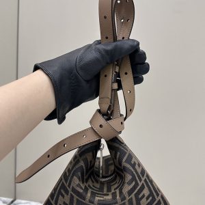 フェンディ ポーチ バッグ