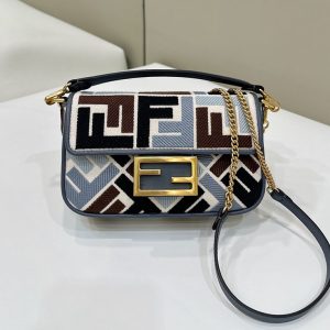 フェンディ バゲット 復活