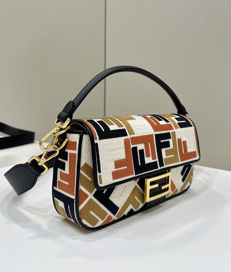 フェンディ 人気バッグ FENDI バゲット マルチカラーキャンバス バッグ FF刺繍 8BR600ARC2F1OQ6 - 画像 (9)