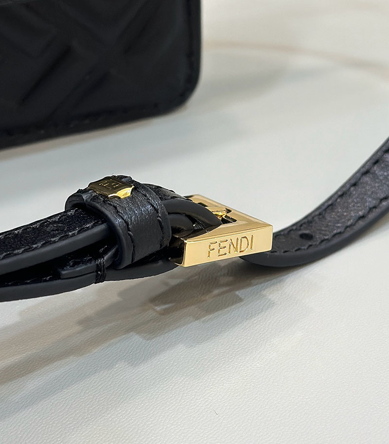 フェンディ 人気バッグ FENDI バゲット チェーン付き 長財布 ブラックナッパレザー 財布 8M0365AAJDF0KUR - 画像 (5)