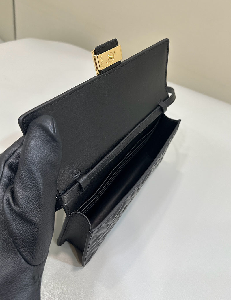 フェンディ 人気バッグ FENDI バゲット チェーン付き 長財布 ブラックナッパレザー 財布 8M0365AAJDF0KUR - 画像 (2)