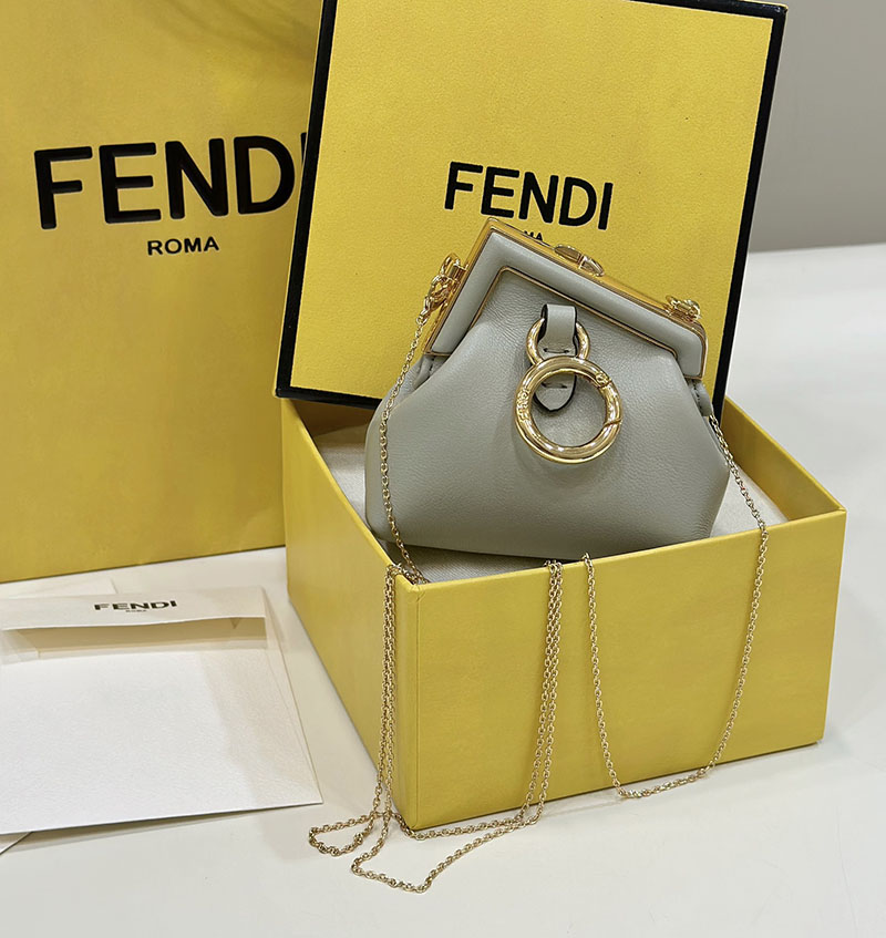 フェンディ 人気バッグ FENDI Nano Fendi First Charm レディース ナノファーストチャーム 2520109 フェンディファースト 使い勝手 - 画像 (8)