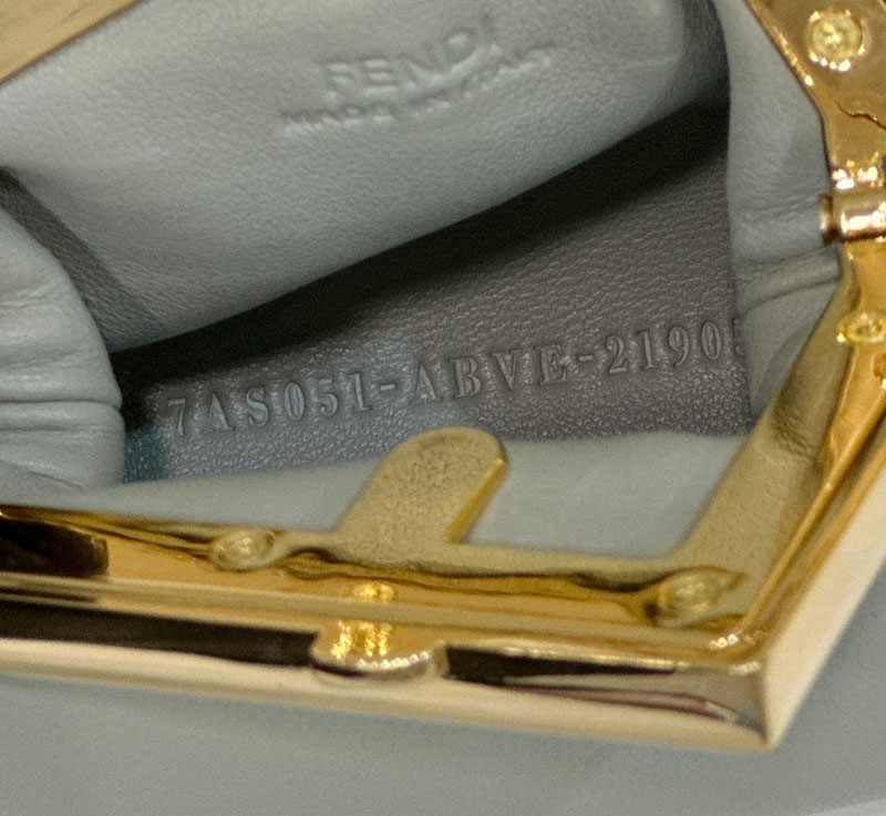 フェンディ 人気バッグ FENDI Nano Fendi First Charm レディース ナノファーストチャーム 2520109 フェンディファースト 使い勝手 - 画像 (4)