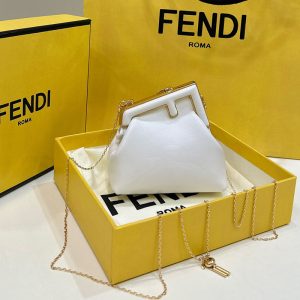 フェンディ ファースト スモール