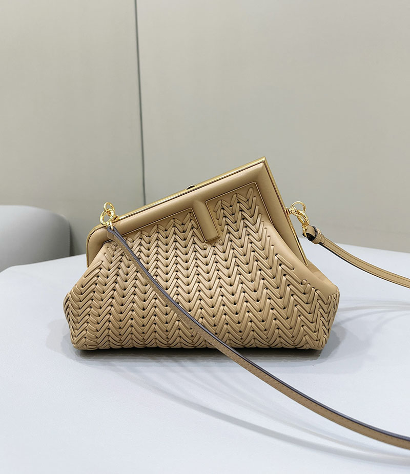 フェンディ 人気バッグ FENDI クラッチ ショルダーバッグ 本革 Fendi First Small ベージュ 8BP129APZ6F15KR - 画像 (9)