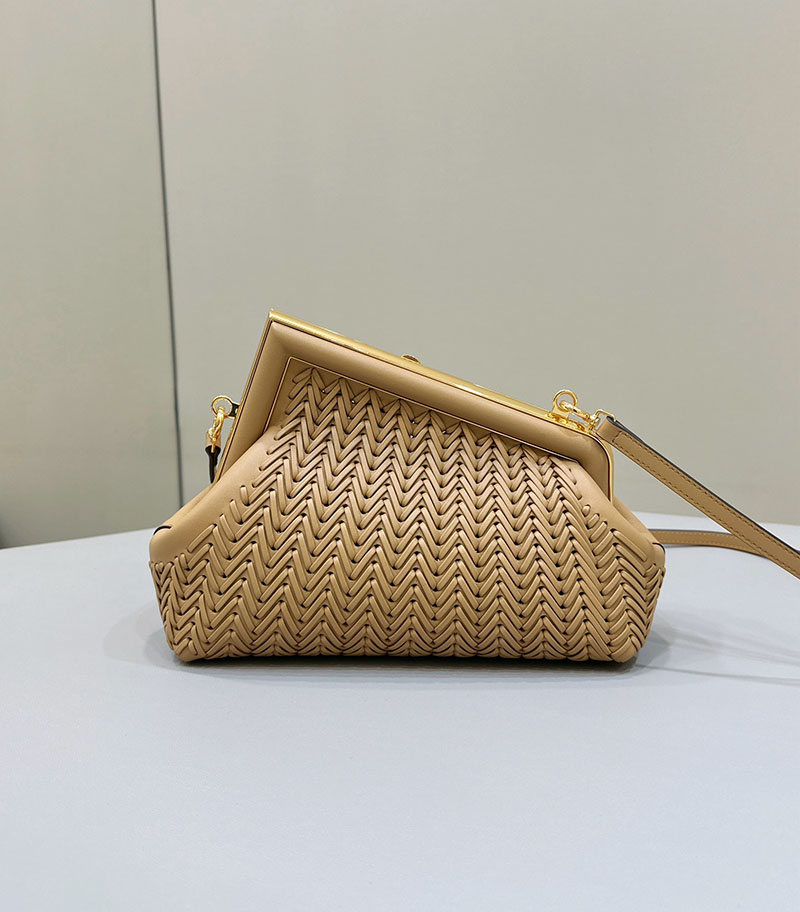 フェンディ 人気バッグ FENDI クラッチ ショルダーバッグ 本革 Fendi First Small ベージュ 8BP129APZ6F15KR - 画像 (8)