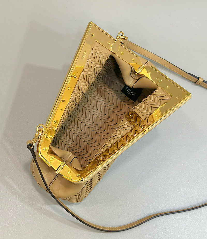 フェンディ 人気バッグ FENDI クラッチ ショルダーバッグ 本革 Fendi First Small ベージュ 8BP129APZ6F15KR - 画像 (3)