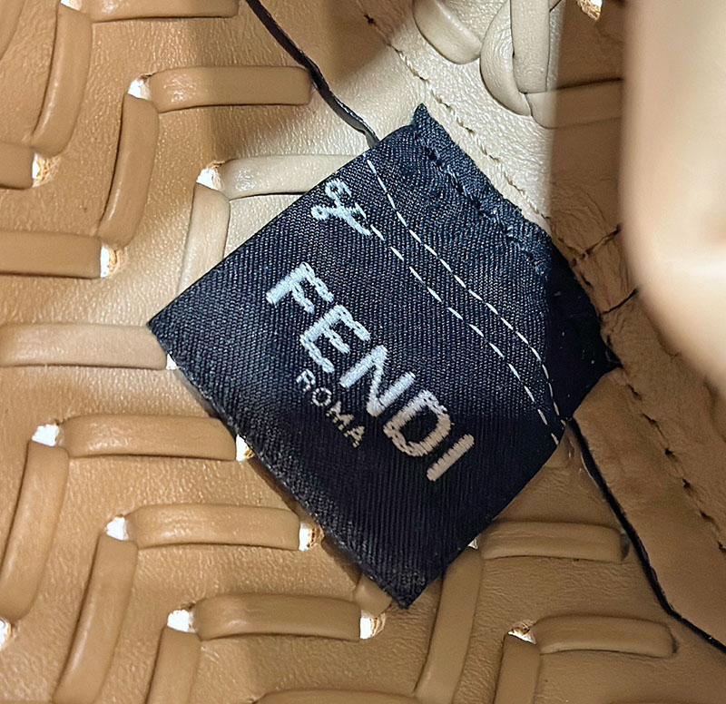 フェンディ 人気バッグ FENDI クラッチ ショルダーバッグ 本革 Fendi First Small ベージュ 8BP129APZ6F15KR - 画像 (2)