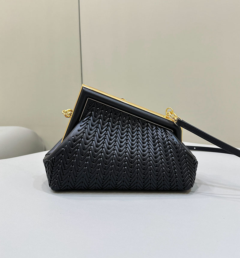 フェンディ 人気バッグ FENDI クラッチ ショルダーバッグ 本革 Fendi First Small ブラック 8BP129APZ6F0KUR - 画像 (9)