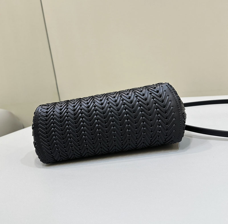 フェンディ 人気バッグ FENDI クラッチ ショルダーバッグ 本革 Fendi First Small ブラック 8BP129APZ6F0KUR - 画像 (7)