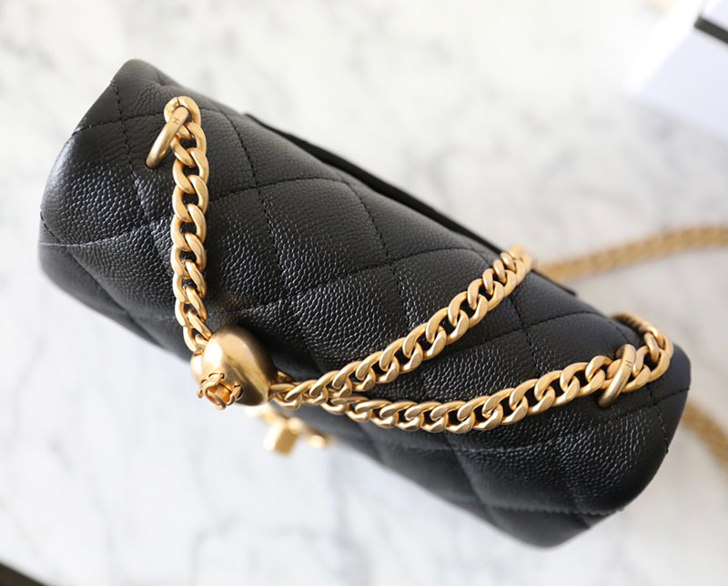 シャネル 新作バッグ H品 CHANEL フラップバッグ ハート型ボールチェーン AS3829 黒 (ブラック) 2520146 シャネル トップハンドル フラップ バッグ - 画像 (7)