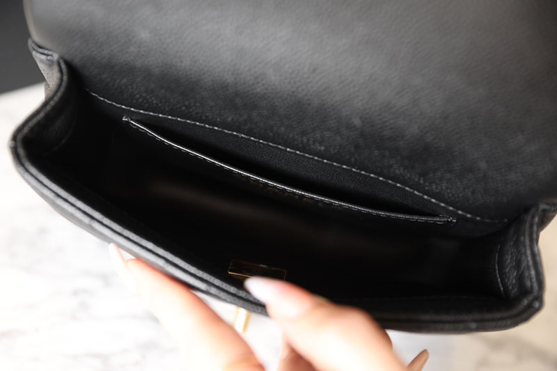 シャネル 新作バッグ H品 CHANEL フラップバッグ ハート型ボールチェーン AS3829 黒 (ブラック) 2520146 シャネル トップハンドル フラップ バッグ - 画像 (3)