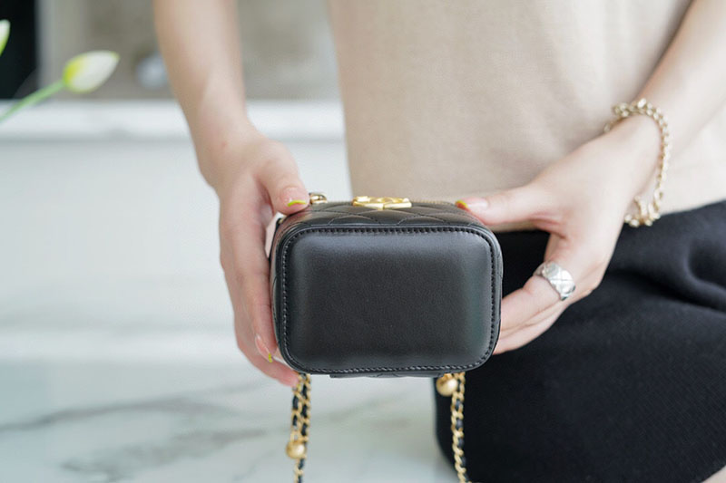 シャネル 新作バッグ H品 CHANEL 2025年春夏 クラシック スモール ヴァニティケース AP1340 B10583 C3906 ブラック - 画像 (6)