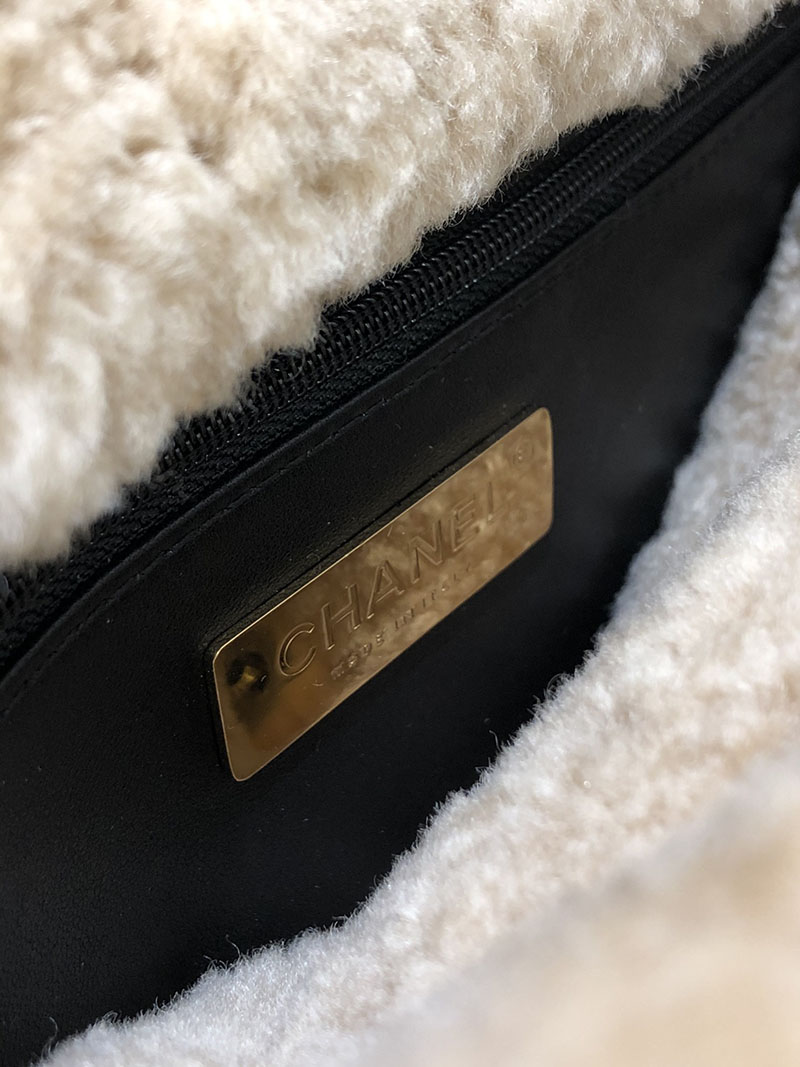 シャネル 新作バッグ H品 CHANEL チェーンショルダーバッグ 19 マキシ フラップ ココマーク ツイード 2520183 シャネル チェーンクラッチ 定価 - 画像 (3)