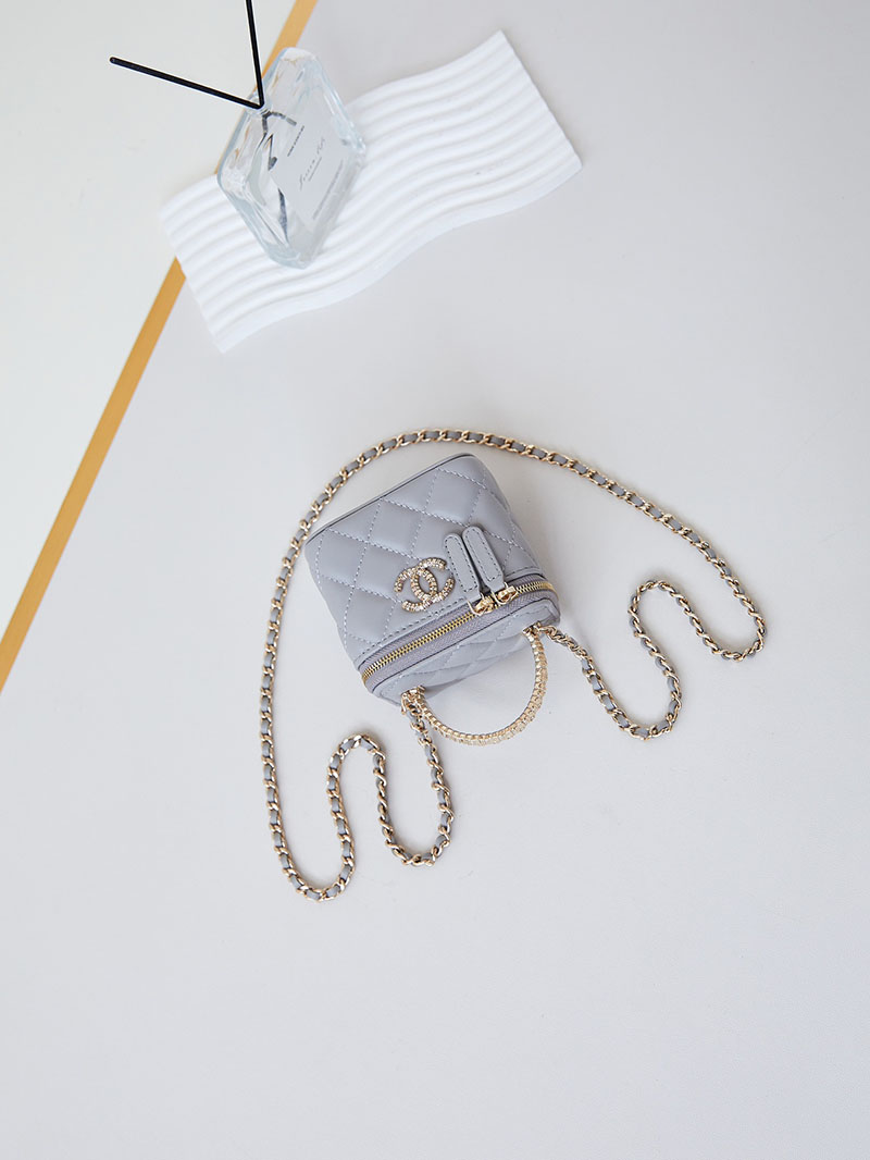 シャネル 新作バッグ 超N品 CHANEL ココマーク マトラッセ ラムスキン バニティバッグ AP4205 グレー 2520205 シャネル 化粧ポーチ 公式 - 画像 (4)