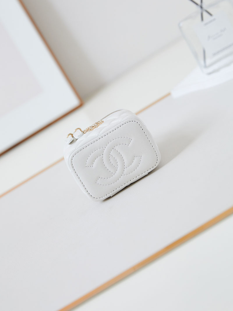 シャネル 新作バッグ 超N品 CHANEL ココマーク マトラッセ ラムスキン バニティバッグ AP4205 ホワイト 2520206 シャネル ポーチ 安い - 画像 (5)