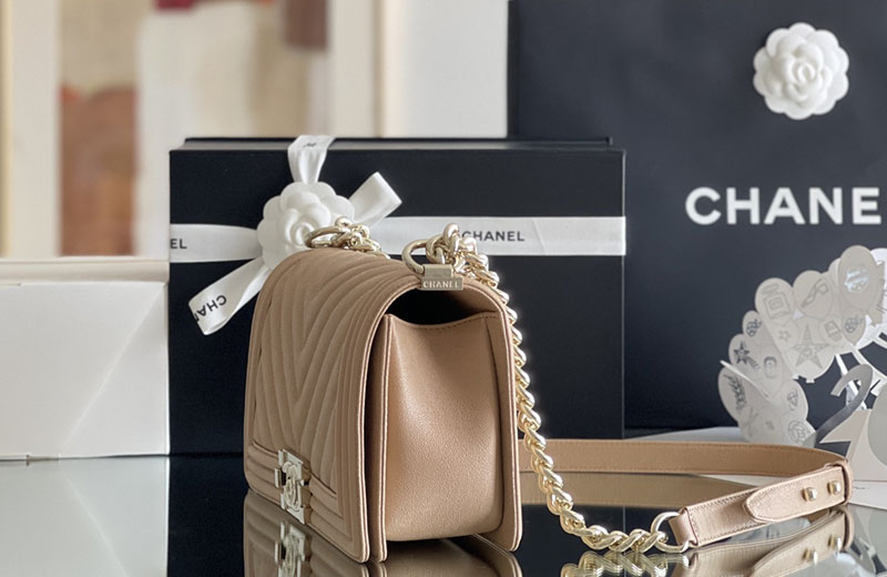 シャネル 新作バッグ H品 CHANEL チェーンウォレット ボーイシャネル25 Vステッチ モカベージュ 2520233 ボーイシャネル バッグ 定価 - 画像 (6)