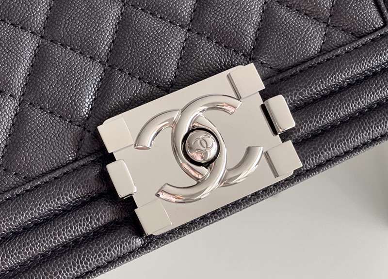 シャネル 新作バッグ H品 CHANEL シェブロン ボーイシャネル20 チェーンウォレット ブラック 2520236 ボーイシャネル チェーンウォレット - 画像 (2)