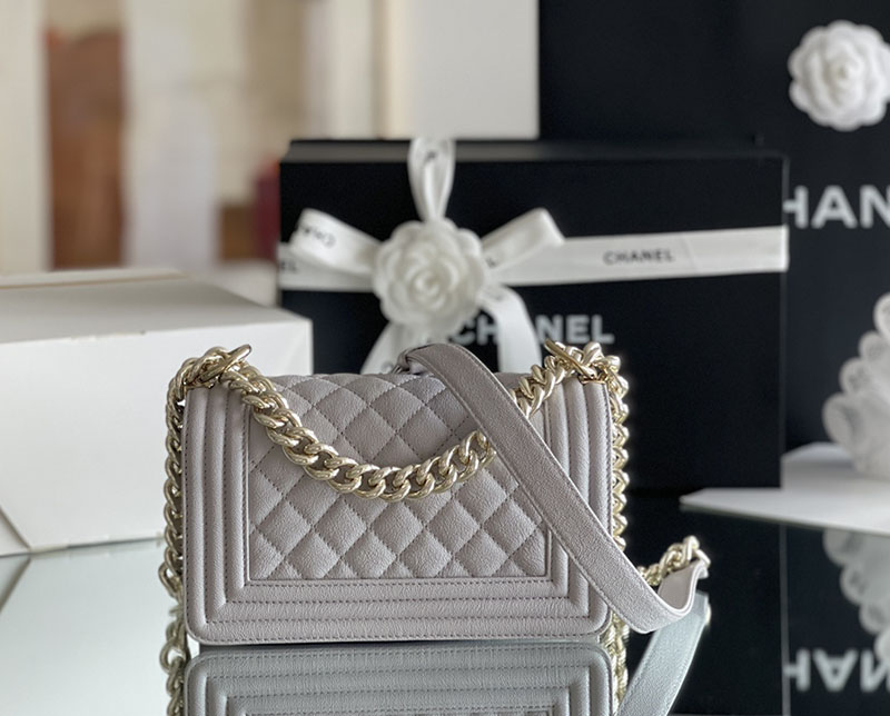 シャネル 新作バッグ H品 CHANEL シェブロン ボーイシャネル20 チェーンウォレット グレー 2520238 ボーイシャネル スモール - 画像 (9)