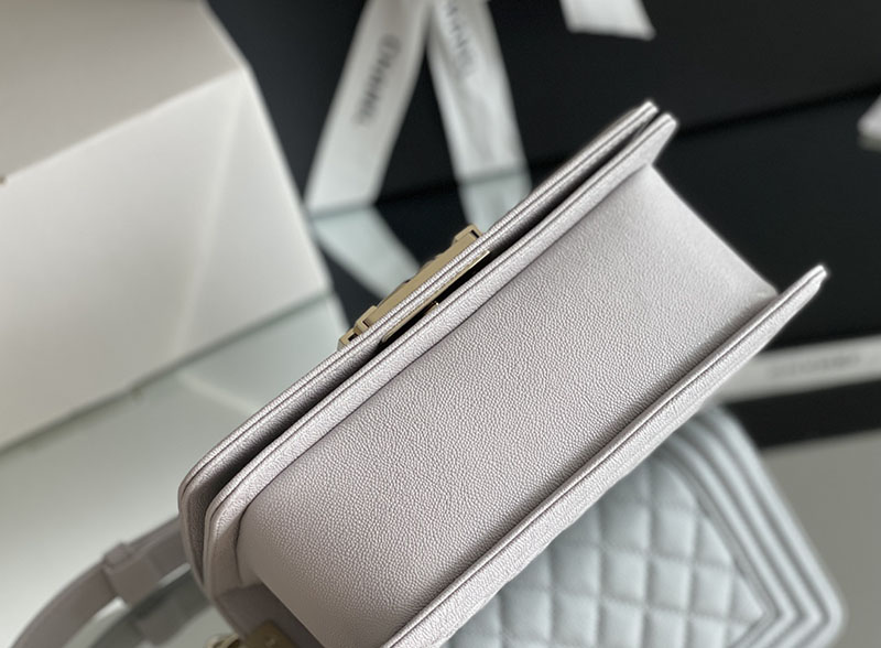 シャネル 新作バッグ H品 CHANEL シェブロン ボーイシャネル20 チェーンウォレット グレー 2520238 ボーイシャネル スモール - 画像 (5)