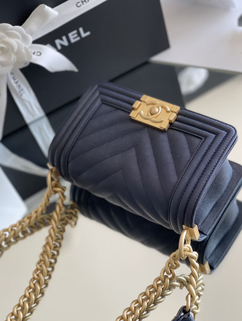 シャネル 新作バッグ H品 CHANEL シェブロン ボーイシャネル20 チェーンウォレット ブルー 2520243 チェーンウォレット ママ 人気 - 画像 (8)