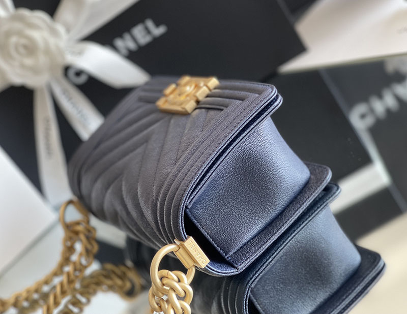 シャネル 新作バッグ H品 CHANEL シェブロン ボーイシャネル20 チェーンウォレット ブルー 2520243 チェーンウォレット ママ 人気 - 画像 (6)