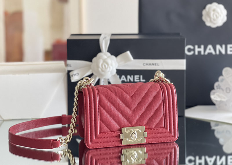 シャネル 新作バッグ H品 CHANEL シェブロン ボーイシャネル20 チェーンウォレット レッド 2520244 チェーンウォレット ハイブランド - 画像 (9)