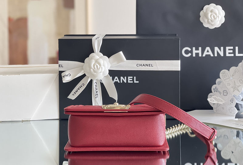 シャネル 新作バッグ H品 CHANEL シェブロン ボーイシャネル20 チェーンウォレット レッド 2520244 チェーンウォレット ハイブランド - 画像 (6)