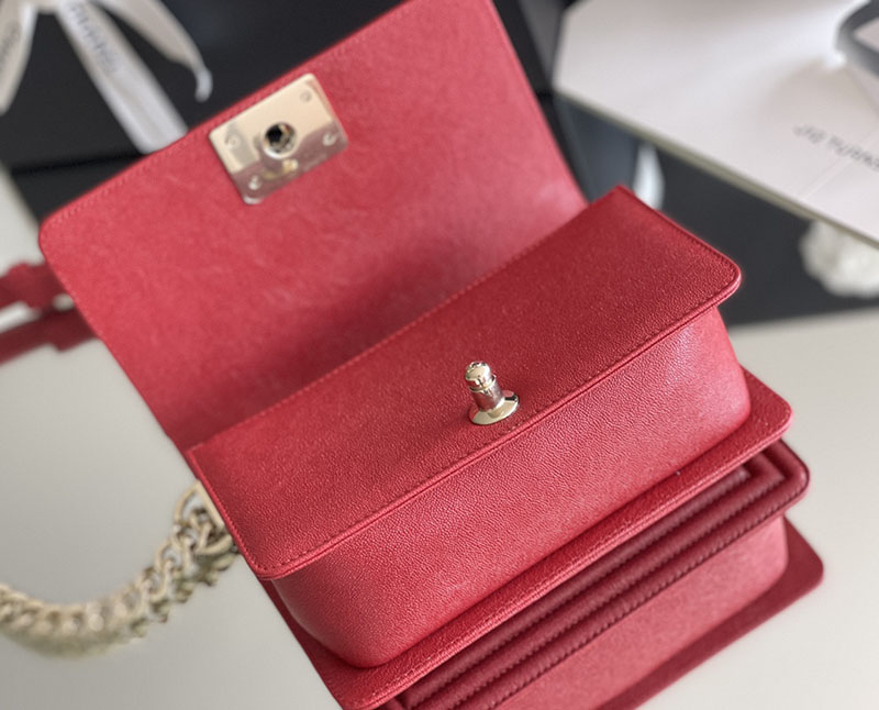 シャネル 新作バッグ H品 CHANEL シェブロン ボーイシャネル20 チェーンウォレット レッド 2520244 チェーンウォレット ハイブランド - 画像 (5)