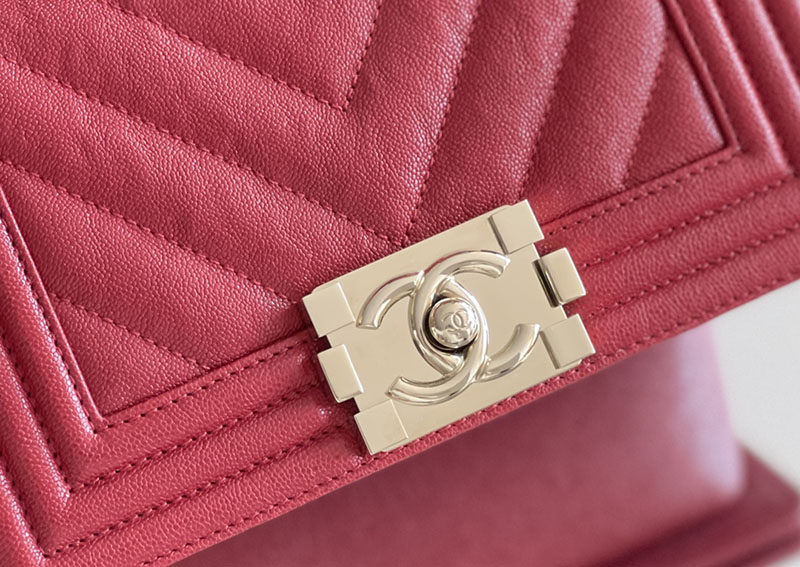 シャネル 新作バッグ H品 CHANEL シェブロン ボーイシャネル20 チェーンウォレット レッド 2520244 チェーンウォレット ハイブランド - 画像 (2)