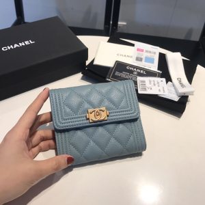 シャネル三つ折り財布レディース
