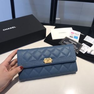 ボーイシャネル 財布 公式