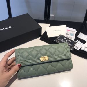 ボーイシャネル 財布 人気