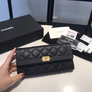 ボーイシャネル 財布 定価