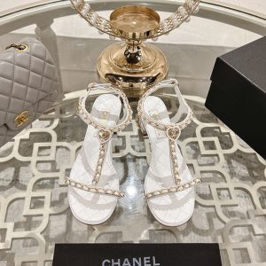 シャネル サンダル 2025