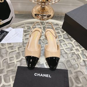 大人可愛いパンプス