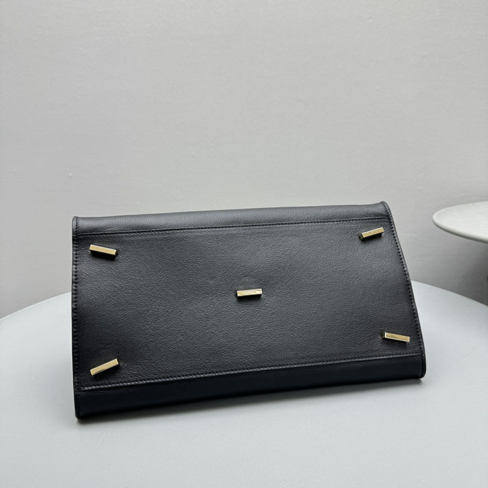 FERRAGAMO 新作バッグ フェラガモ バッグ アウトレット Hug ハンドバッグ(S) ブラック/バーガンディ 215608 767814 - 画像 (7)