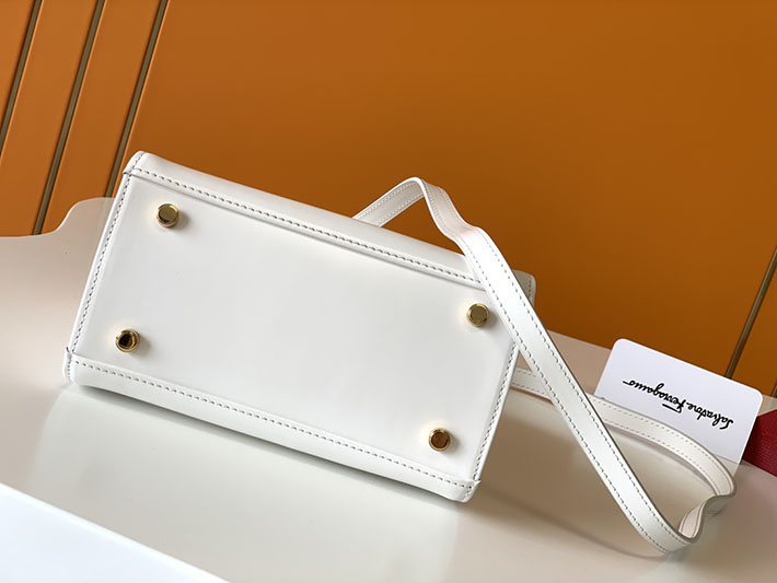 FERRAGAMO 新作バッグ フェラガモ バッグ アウトレット アイコニック トップハンドル (S) ホワイト 212193 749023 - 画像 (4)