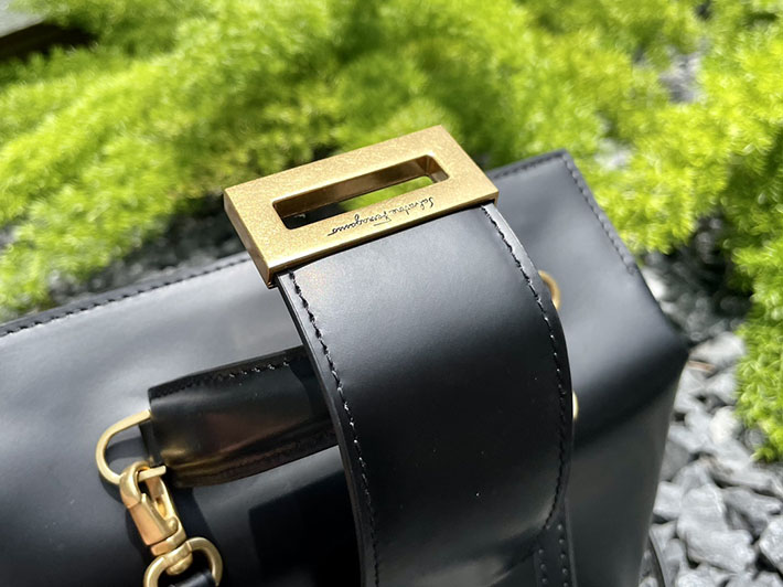 FERRAGAMO 新作バッグ フェラガモ バッグ アウトレット ハンドバッグ 2WAY TRIFOLIO BOX BAG ブラック 2520532 ferragamo ヴァラリボン バッグ - 画像 (8)
