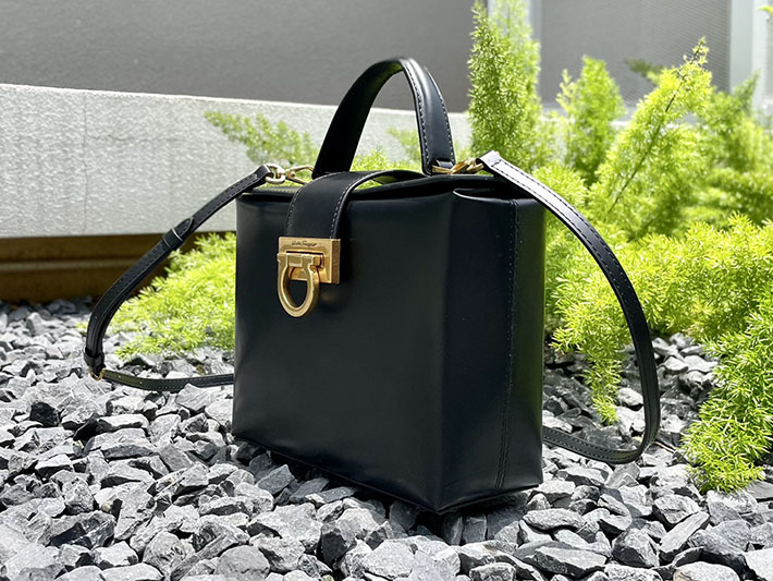 FERRAGAMO 新作バッグ フェラガモ バッグ アウトレット ハンドバッグ 2WAY TRIFOLIO BOX BAG ブラック 2520532 ferragamo ヴァラリボン バッグ - 画像 (4)