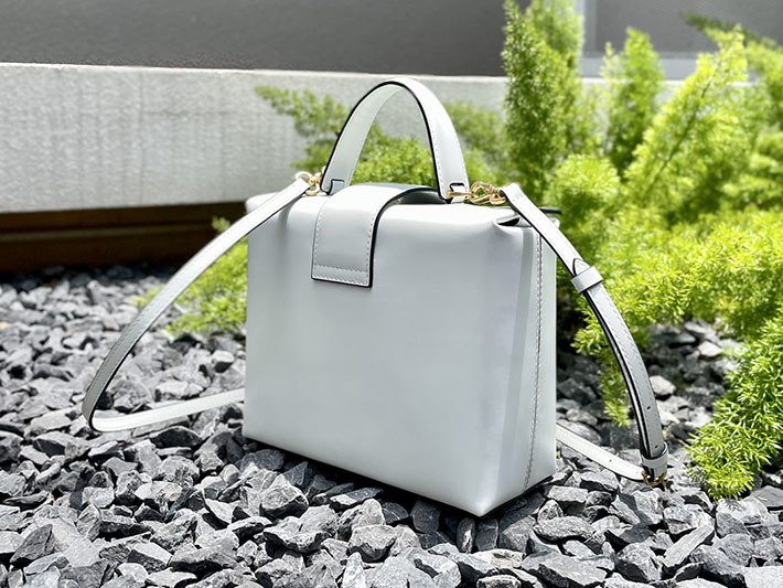 FERRAGAMO 新作バッグ フェラガモ バッグ アウトレット ハンドバッグ 2WAY TRIFOLIO BOX BAG スカイブルー 2520535 ferragamo ヴァラリボン トートバッグ - 画像 (3)