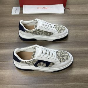 スニーカー メンズ 50代