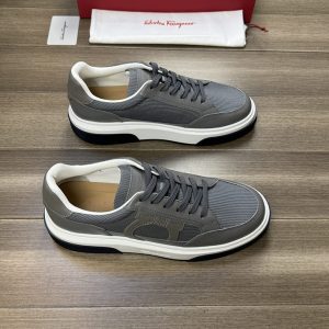 スニーカー メンズ 40代