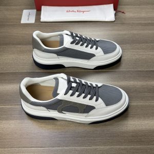 スニーカー メンズ 安い
