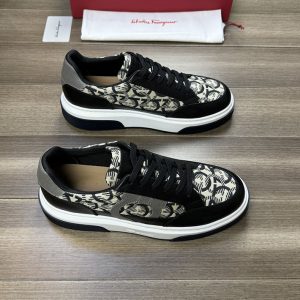 メンズスニーカー 安い