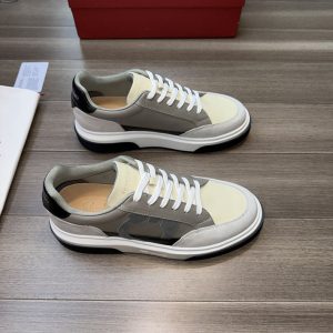 スニーカー 安く買える店