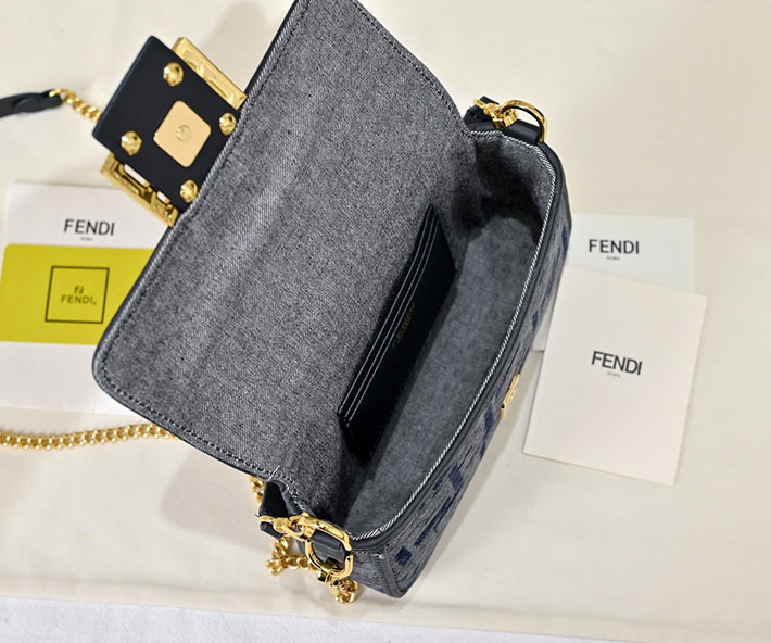 最高級フェンディスーパーコピー フェンディバッグコピー バゲット ミニ ブルー 8BS017ASU0F1PQK ゴールド金具 - 画像 (2)