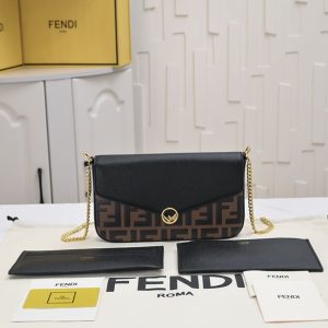 フェンディ チェーンショルダーバッグ