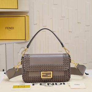 フェンディ マンマバケット 種類