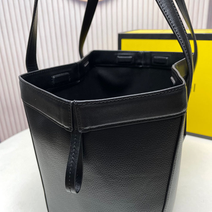 最高級フェンディスーパーコピー フェンディバッグコピー Fendi Origami ミディアム ブラックレザー 変形バッグ 8BH414APZAF0KUR - 画像 (4)